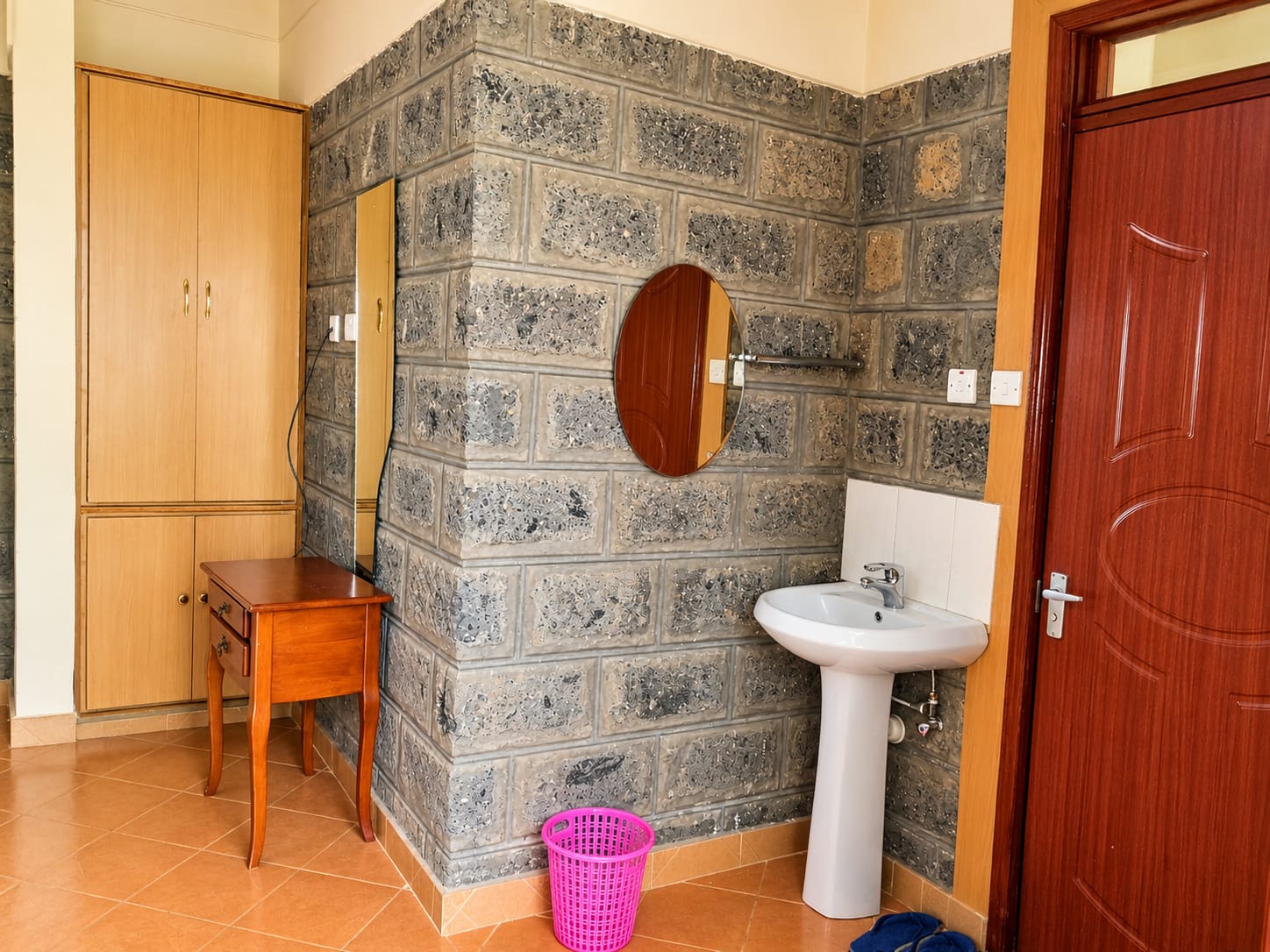 Twin-Bed Cottage - view 1